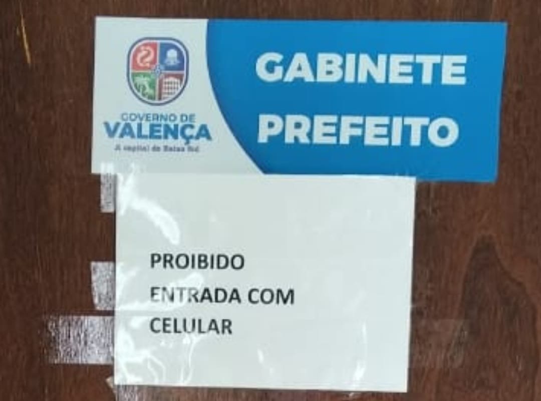 Prefeitura De Valen A Proibe Entrada De Pessoas Portando Celulares Em