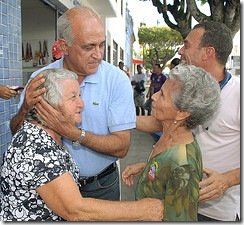 O candidato ao gov Paulo Souto em visita a cidade de Irara na tarde de hoje 23/09.
Foto - Valter Pontes/Coperphoto