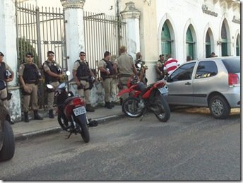 policia nas ruas de Valença 002